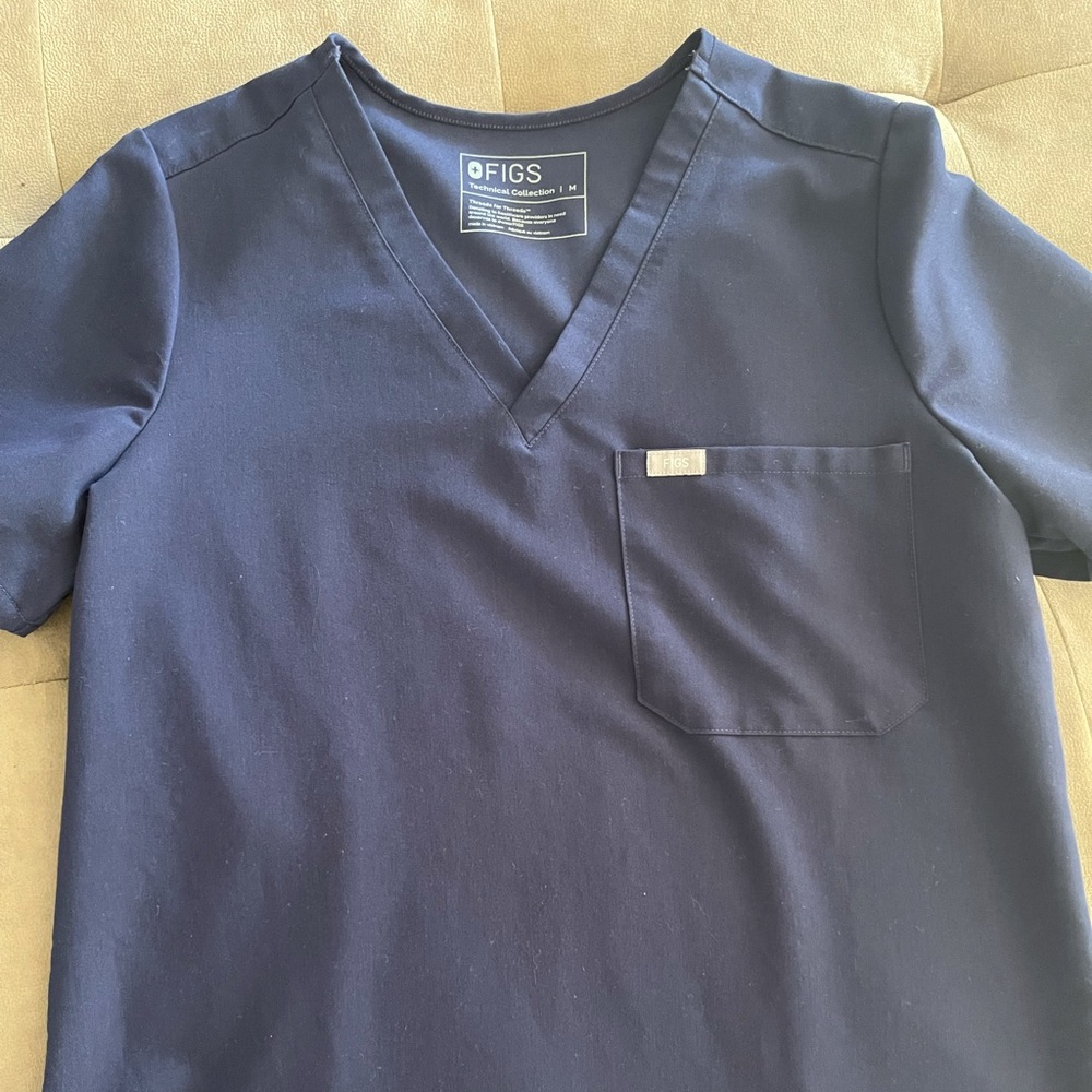 Figs Scrub Top